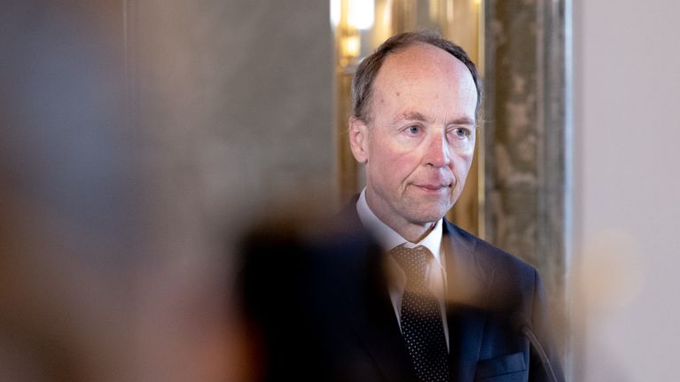 Jussi Halla-ahotiedotustilaisuudessa eduskunnan valtiosalissa.