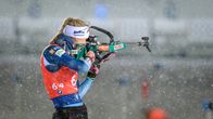 Suvi Minkkinen skjuter.