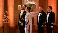 Presidenttipari kuikuilee yläilmoihin.