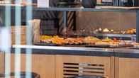 Tang Capital ravintolan sushi-pöytä.