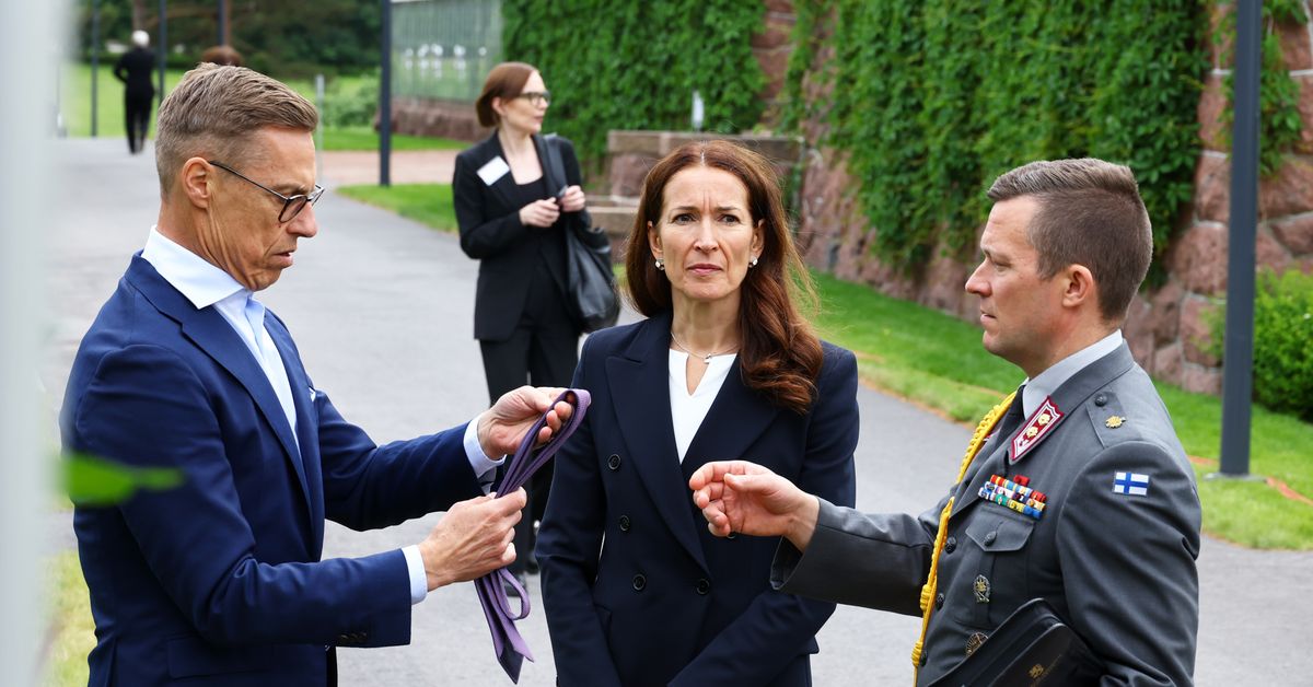 Sade virkisti Kultarantaan saapuneita arvovieraita