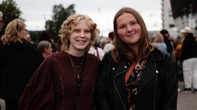 Lollo Kolehmainen(vas) ja Linne Kukkula, Vaasa ennen Katri Helenan jäähyväiskonserttia Helsingin Olympiastadionilla.