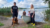 Oskari Nuppola Hanhijärven osakaskunnan pj., Siiri Viinikainen ja lapset Otto ja Aune Nuppola.