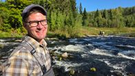 vesistöpäällikkö Matti Vaittinen ELY-keskukselta Kangaskoskella.