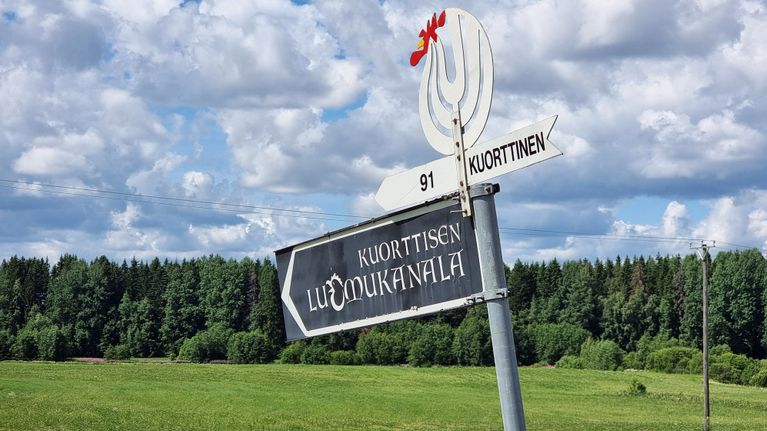 Tienviitta Kuorttisen luomukanalalle.