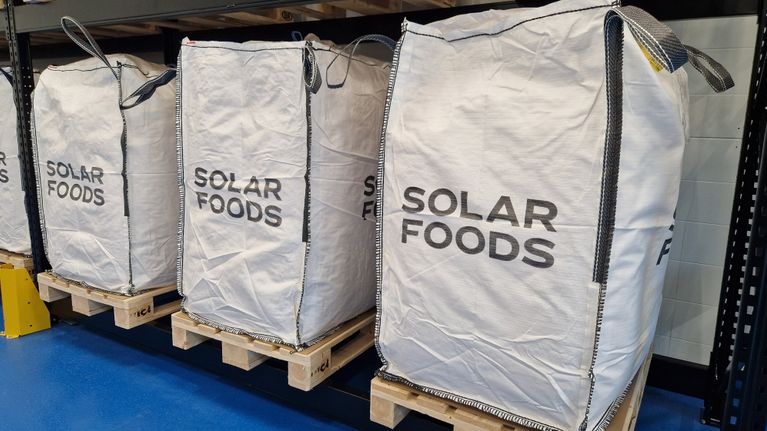 Solar FOodsin Solein-proteiinia säkeissä valmiina lähetettäväksi asiakkaalle.