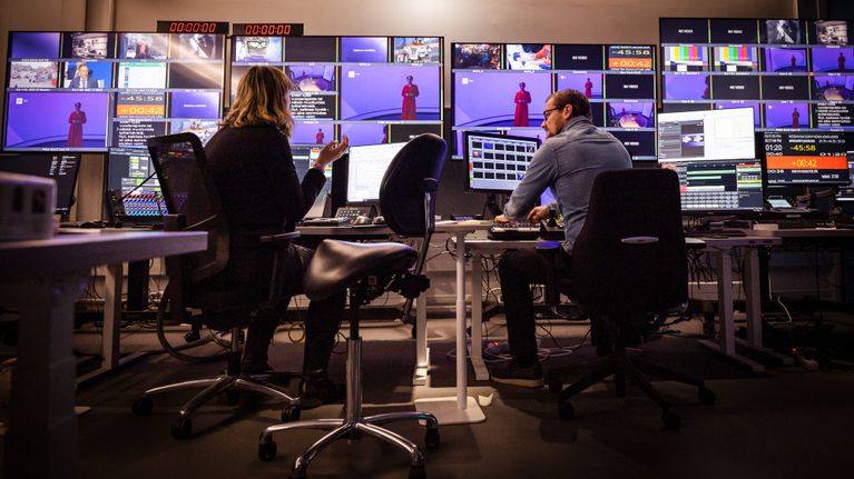 Viimeisten tv-kuulutusten tallenneus Ylen studiolla.