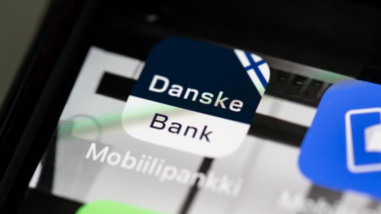 Danske Bankin logo puhelinkaupassa.