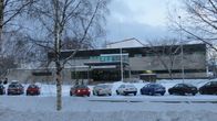 Pietarsaaren uimahalli talvisessa maisemassa.