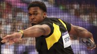 Kiekonheittäjä Roje Stona olympiafinaalissa Pariisissa.