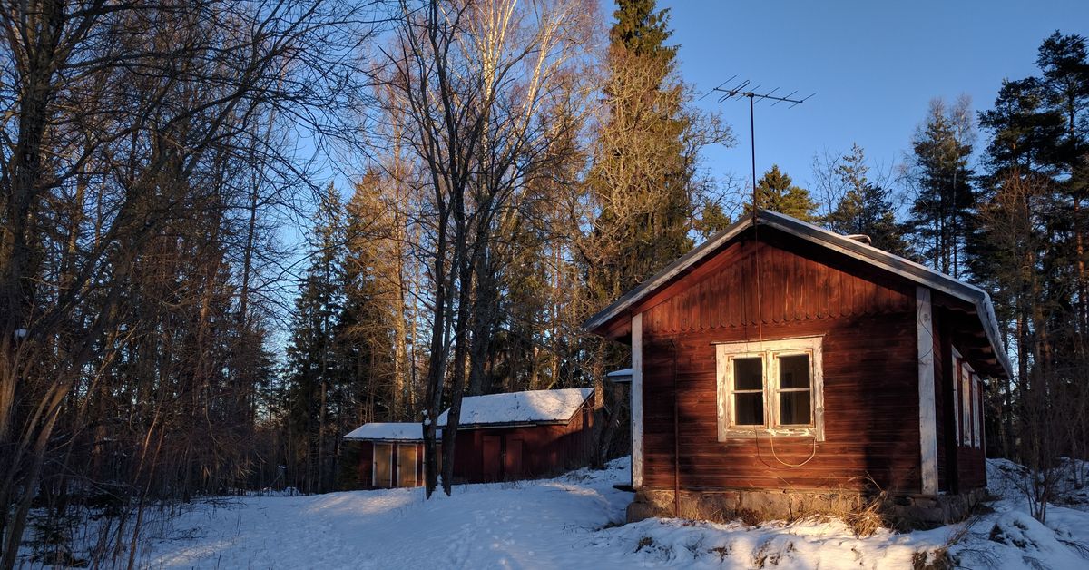 Raseborg står fast vid rivningsbeslut för gammal stockstuga i Pojo ...