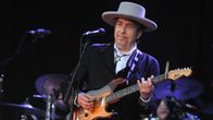 Arkistokuvassa 22. heinäkuuta 2012 Yhdysvaltain legenda Bob Dylan esiintyy Carhaix-Plouguerissa Länsi-Ranskassa.