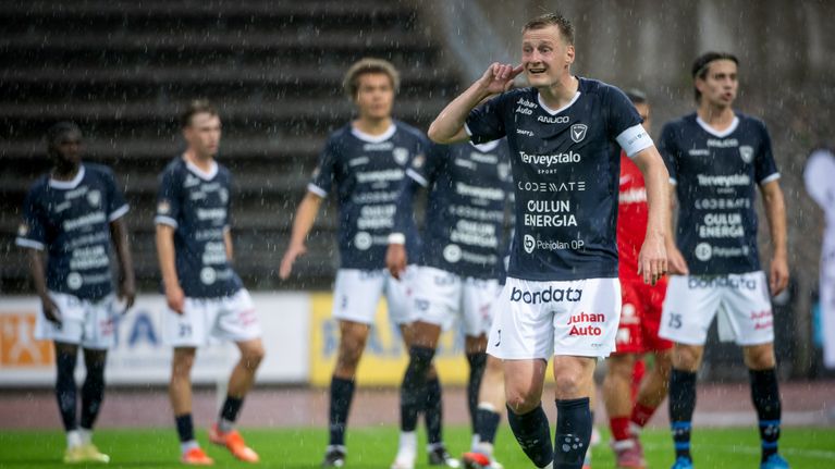 Rasmus Karjalainen Interiä vastaan.