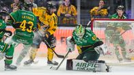 Andreas Okany framför Ilves kasse.