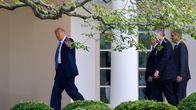 Yhdysvaltojen presidentti Donald Trump kuvattuna Valkoisen talon ulkopuolella 24. syyskuuta 2020.