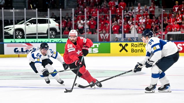 Mikael Granlund ja Konsta Helenius ketjukavereina.