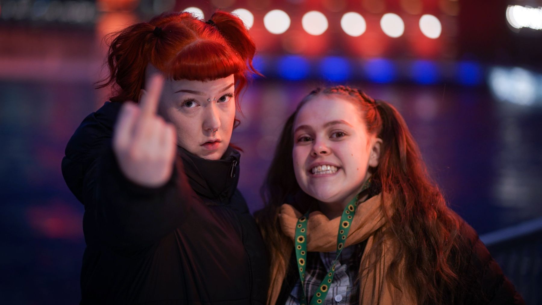silja-vehovuoren-ja-katariina-r-ikk-sen-yst-vyyden-taustalla-on