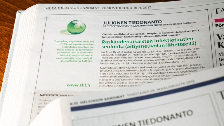 Lähikuva THL:n sanomalehdessä julkaistusta julkisesta tiedonannosta.