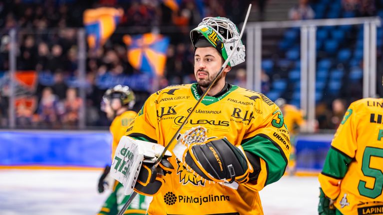 Ilveksen maalivahti Dominik Pavlat.