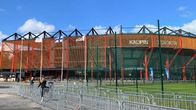 Lähikuvassa on Kaupin pesäpallostadion Tampereella