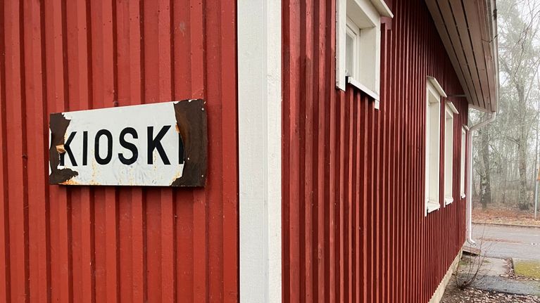 Lappeenrannan Kanavansuulle aukesi ehkä yksi Suomen pienimmistä apteekeista entiseen kioskirakennukseen. 