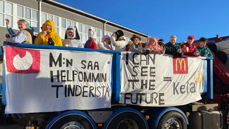 Abeja penkkarirekan lavalla.