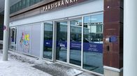 Pohjois-Karjalan keskussairaalan pääsisäänkäynti talvisena päivänä