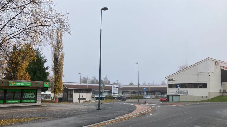 Risteys syksyisenä aamupäivänä Alajärvellä.