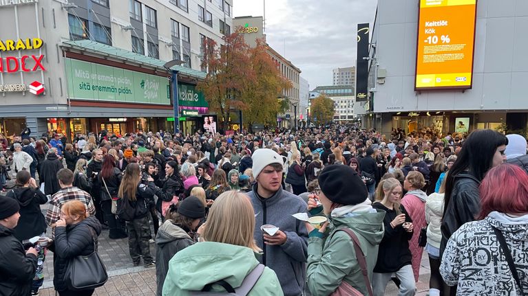Photo shows young people in Jyväskylä