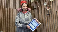 Saamelaiskäräjien puheenjohtaja esittelee Saamelaiskäräjien ehdotukset eduskunnalle  asiakirjaa 4.6.2026 Inarissa kultuurikeskus Sajoksessa.
