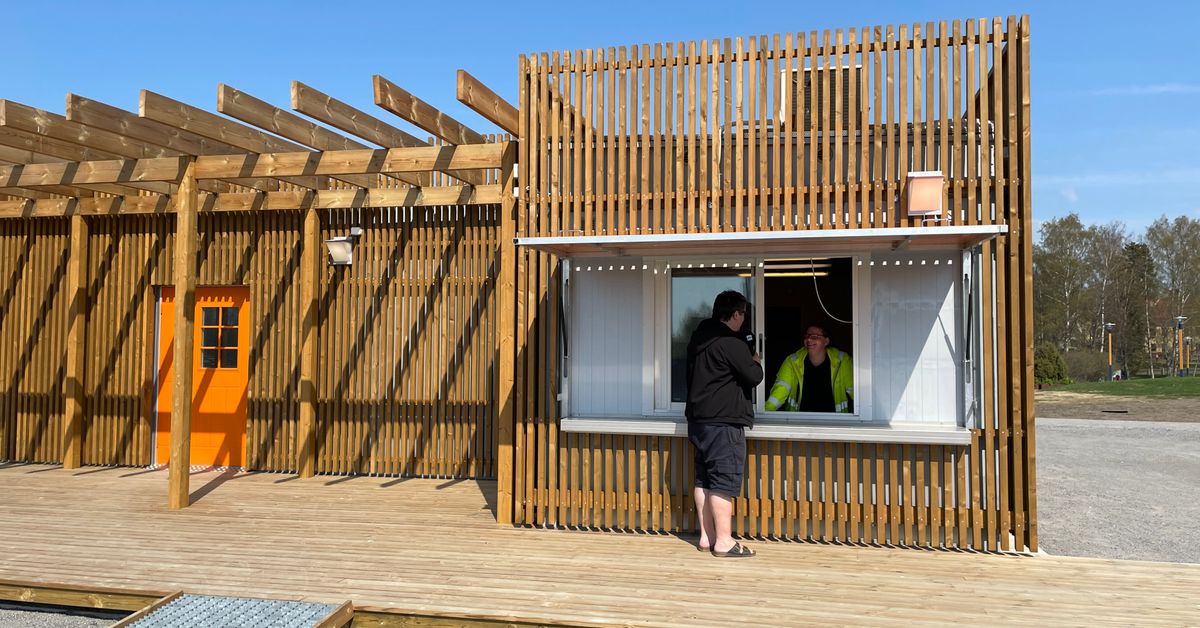 Nya företagare startar café i Metviken i Vasa – drömmen är att hyra ut ...