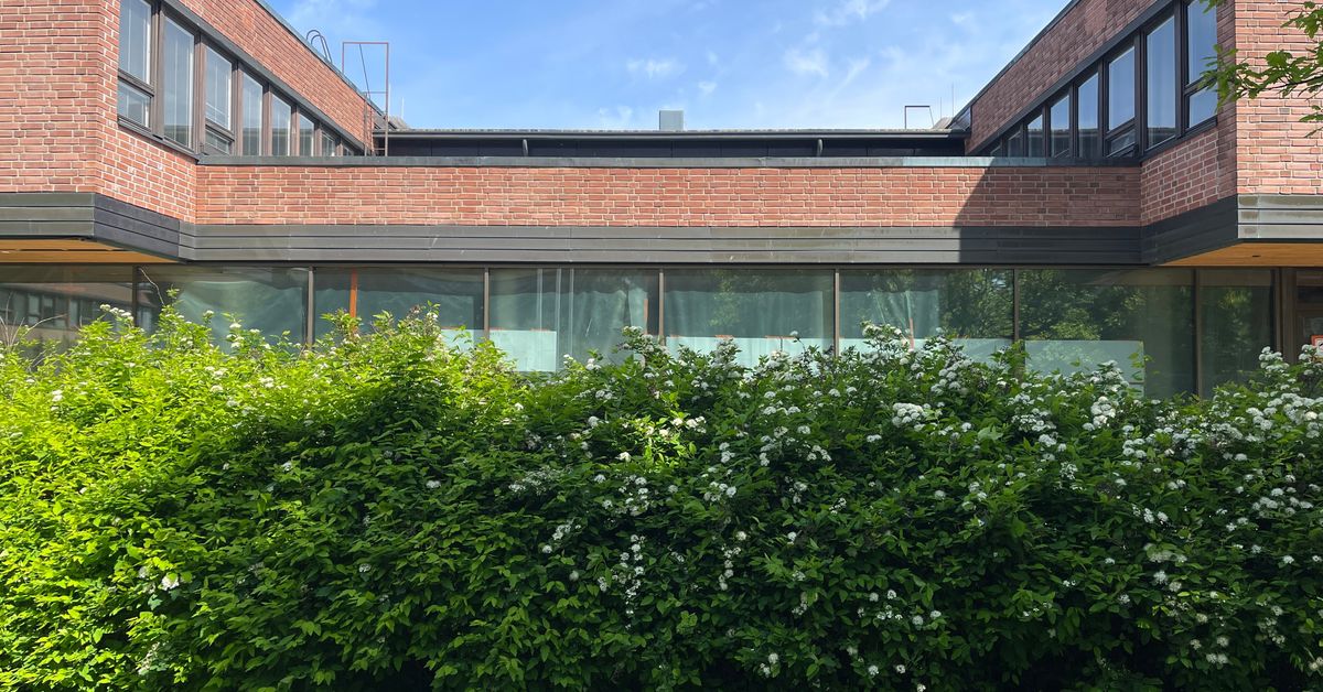 Valtion virastotalosta tehdään 64 kotia paraatipaikalle Joen