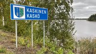 Kaskisten kyltti ja vaakuna.