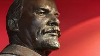 A statue of Lenin in Tampere's Lenin Museum. 