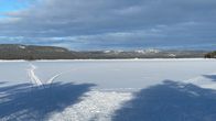 järvimaisema talvella.