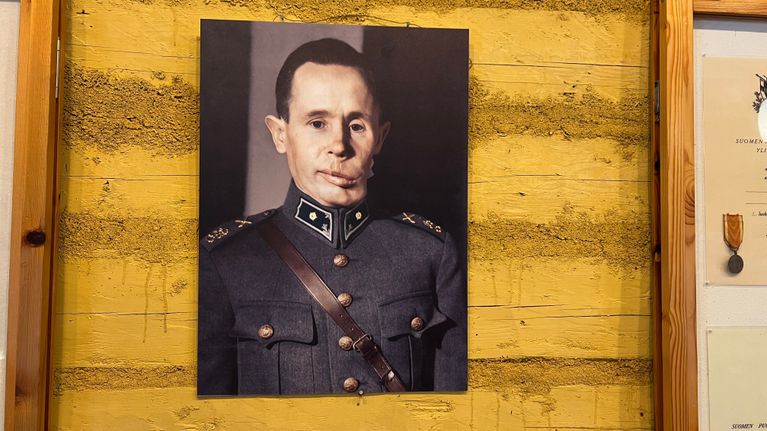 Itärajalla sijaitseva pieni sotamuseo koki yleisöryntäyksen – Ukrainan ...