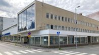 Tyhjä liikekiinteistö Kemin keskustassa.