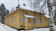 Alvar Aallon suunnittelema keltainen puurakennus on Alajärven nuorisoseurantalo. 