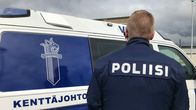 lähikuva poliisin virka-asusta