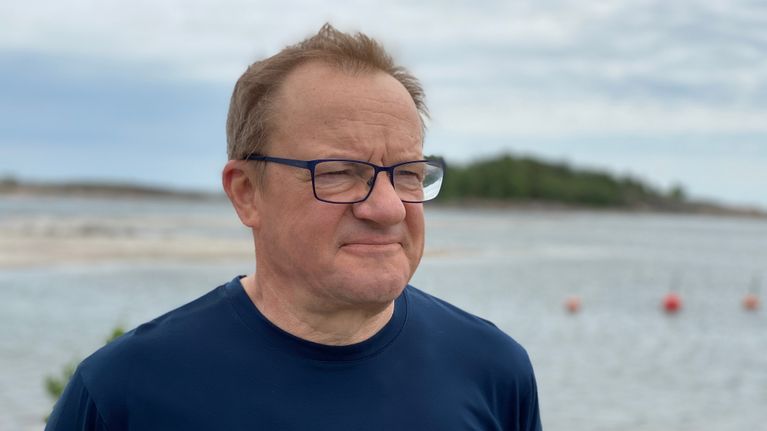 Ilkka Herlin Hangon rannassa