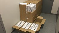Smugglat snus som konfiskerats av tullen.