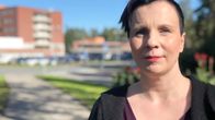 Kanta-Hämeen sairaanhoitopiirin johtajaylilääkäri Sally Järvelä kekussairaalan ulkopuolella kuvattuna.