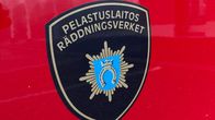 Länsi-Uudenmaan pelastuslaitoksen logo pelastusajoneuvon kyljessä.