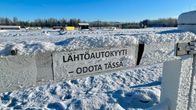 Kuvassa on opastekyltti Sorsasalon raviradalla.