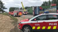 Pelastuslaitoksen yksiköitä tulipalopaikalla Heinolan Kauppahalleilla.