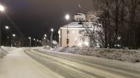 Pielisjoen linna on valaistu talviöinä.