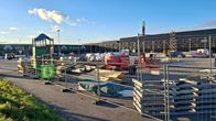 Seinäjoen Ideaparkin kylkeen rakentuu Kärkkäisen tavaratalo, osa parkkipaikasta on työmaa-aluetta.
