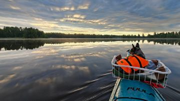 Rauhallinen melontamaisema Puulan vesillä. 