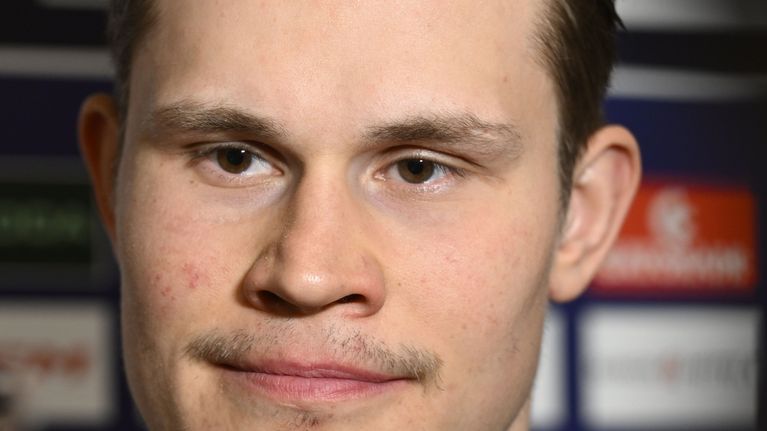 Jesse Puljujärvi Leijonien mediatilaisuudessa.