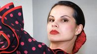 Näyttelijä Niina Nurminen Ilman kavaluutta -tv-sarjassa (1996).
